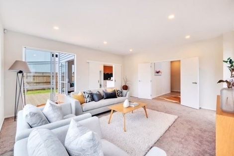 Photo of property in 2 Nohoanga Road, Karaka, Papakura, 2113