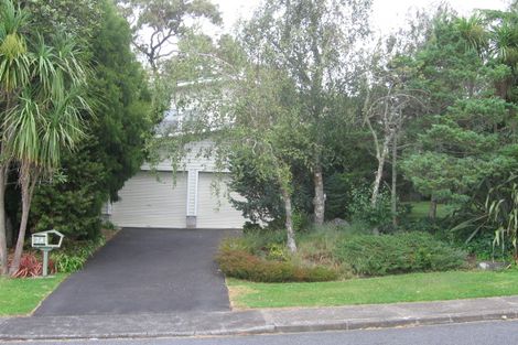 Photo of property in 24 Potter Avenue, Northcote, Auckland, 0627