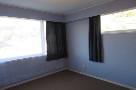 Photo of property in 35 Hillside Drive, Maoribank, Upper Hutt, 5018