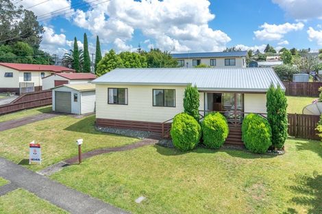 Photo of property in 32 Foster Road, Temple View, Hamilton, 3218