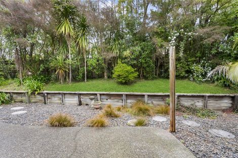 Photo of property in 4 San Ambrosio Rise, Henderson, Auckland, 0612