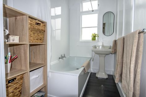 Photo of property in 90 Lyndhurst Street, Takaro, Palmerston North, 4412