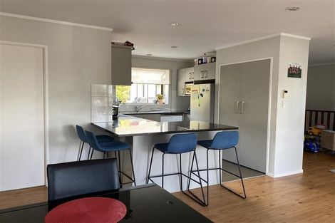 Photo of property in 22 Gosford Drive, Botany Downs, Auckland, 2010