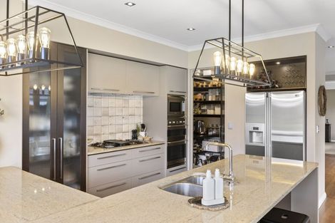 Photo of property in 68 Willowview Drive, Redwood, Christchurch, 8051