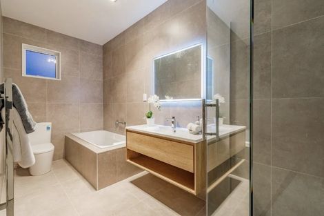 Photo of property in 3 Konoba Avenue, Kumeu, 0810