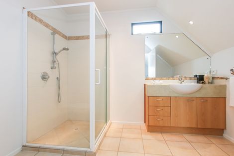 Photo of property in 21/15a Vinograd Drive, Te Atatu Peninsula, Auckland, 0610