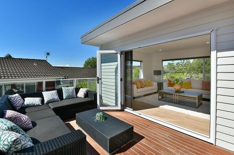 Photo of property in 13 Woodcote Drive, Glenfield, Auckland, 0629