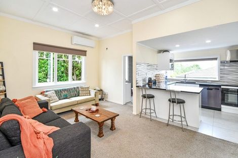 Photo of property in 2c Waiari Road, Conifer Grove, Takanini, 2112