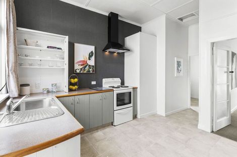 Photo of property in 4 Argyle Street, Mornington, Dunedin, 9011