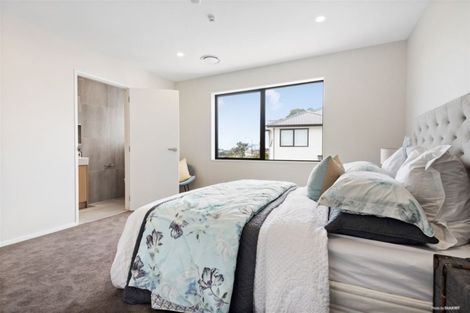 Photo of property in 5 Peony Mews, Oteha, Auckland, 0632