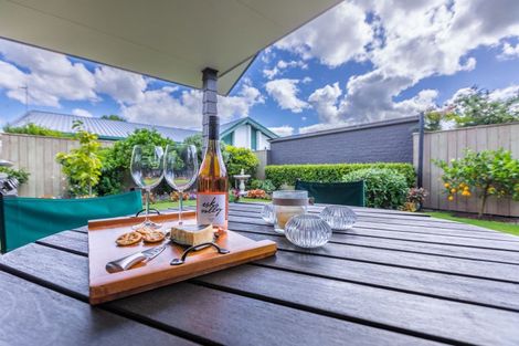 Photo of property in 6a Willow Drive, Taradale, Napier, 4112