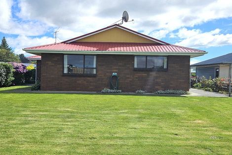Photo of property in 18 Crossleigh Crescent, Balclutha, 9230