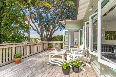 Photo of property in 1/50 Vauxhall Road, Devonport, Auckland, 0624