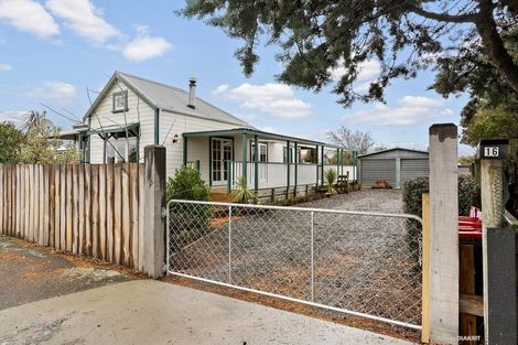 Photo of property in 16 New York Street, Martinborough, 5711