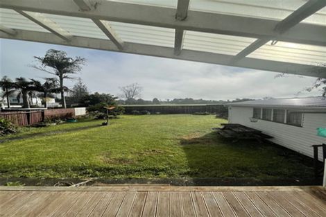 Photo of property in 19 Yeovil Road, Te Atatu Peninsula, Auckland, 0610