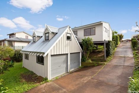 Photo of property in 51 Hobsonville Road, West Harbour, Auckland, 0618