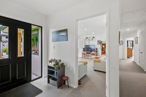 Photo of property in 4 Maple Crescent, Whalers Gate, New Plymouth, 4310