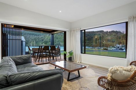 Photo of property in 204 Bond Street, Whangamata, 3620