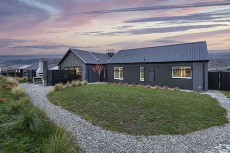 Photo of property in 7 Hatters Lane, Mount Pisa, 9383