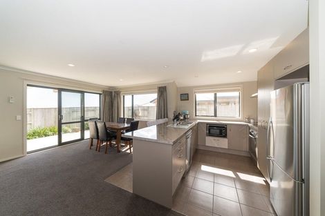 Photo of property in 187a Pacific Drive, Fitzherbert, Palmerston North, 4410