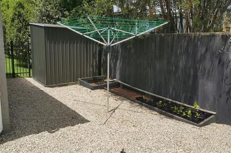 Photo of property in 108 Simpson Road, Henderson Valley, Auckland, 0614