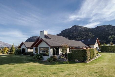 Photo of property in 980 Aubrey Road, Albert Town, Wanaka, 9305