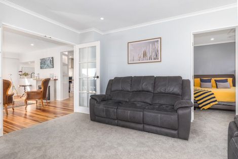 Photo of property in 5 Roys Road, Plimmerton, Porirua, 5026