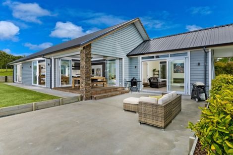 Photo of property in 8 Oak Valley Road, Dairy Flat, Albany, 0792