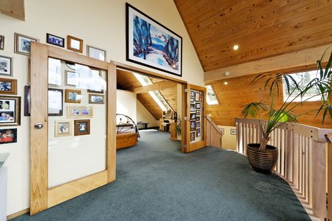 Photo of property in 11e Longfellow Parade, Glen Eden, Auckland, 0604