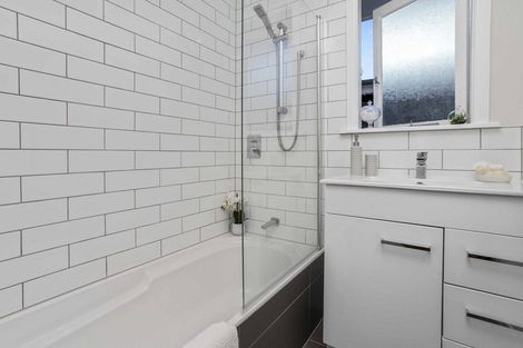 Photo of property in 1/15 Elizabeth Street, Papakura, 2110