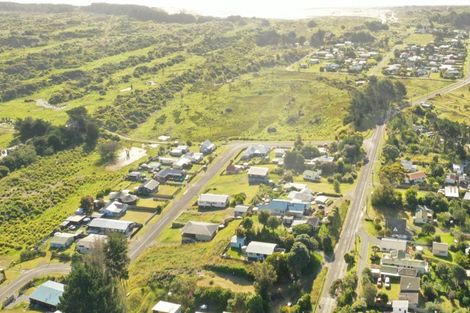 Photo of property in 845 Hokio Beach Road, Hokio Beach, Levin, 5571