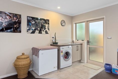 Photo of property in 22 Oakwood Way, Papamoa Beach, Papamoa, 3118