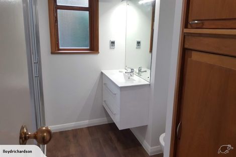 Photo of property in 93 Karori Road, Karori, Wellington, 6012