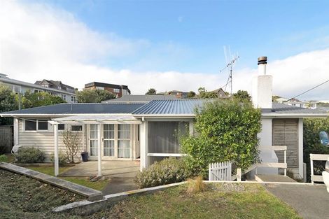 Photo of property in 202 Townsend Road, Miramar, Wellington, 6022