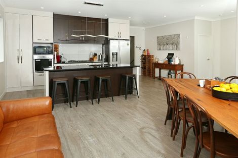 Photo of property in 10 Blewitt Court, Swanson, Auckland, 0614