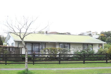 Photo of property in 48a Aquarius Drive, Kawaha Point, Rotorua, 3010