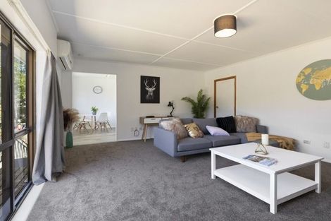 Photo of property in 47 Bird Grove, Stokes Valley, Lower Hutt, 5019