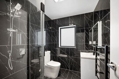 Photo of property in 25a Athena Drive, Totara Vale, Auckland, 0629