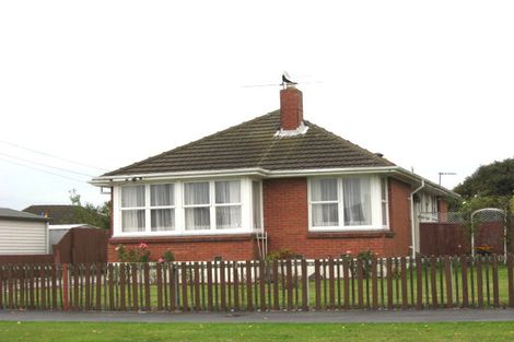 Photo of property in 4 Uxbridge Street, Northcote, Christchurch, 8052