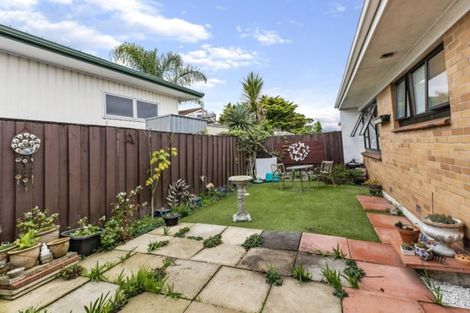 Photo of property in 2/7 Don Street, Papakura, 2110
