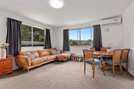 Photo of property in 2/29 Ludlow Terrace, Totara Vale, Auckland, 0627