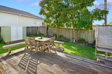 Photo of property in 1/90 Target Road, Totara Vale, Auckland, 0629