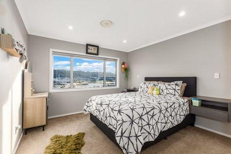 Photo of property in 10 Omaka Place, Aotea, Porirua, 5024