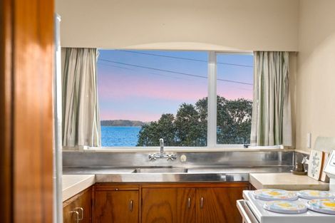 Photo of property in 16 Dalton Road, Snells Beach, 0920