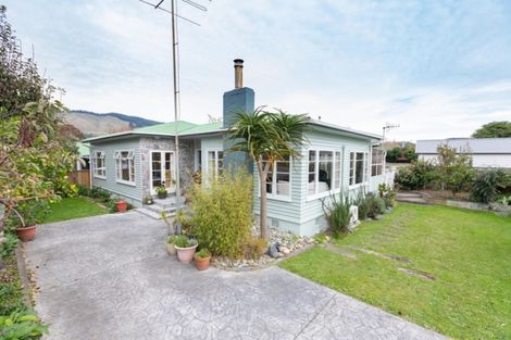Photo of property in 2a Karu Crescent, Waikanae, 5036