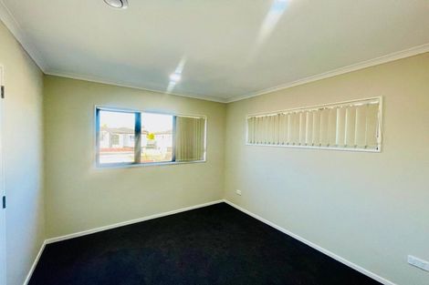 Photo of property in 1/2 Cameron Street, Papakura, 2110
