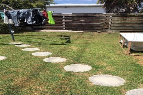 Photo of property in 17 Huruhuru Road, Massey, Auckland, 0614