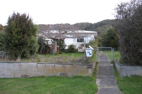 Photo of property in 31 Lees Grove, Wainuiomata, Lower Hutt, 5014