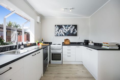 Photo of property in 4/73 Vintage Drive, Henderson, Auckland, 0612