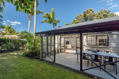 Photo of property in 8 Bellcroft Place, Belmont, Auckland, 0622